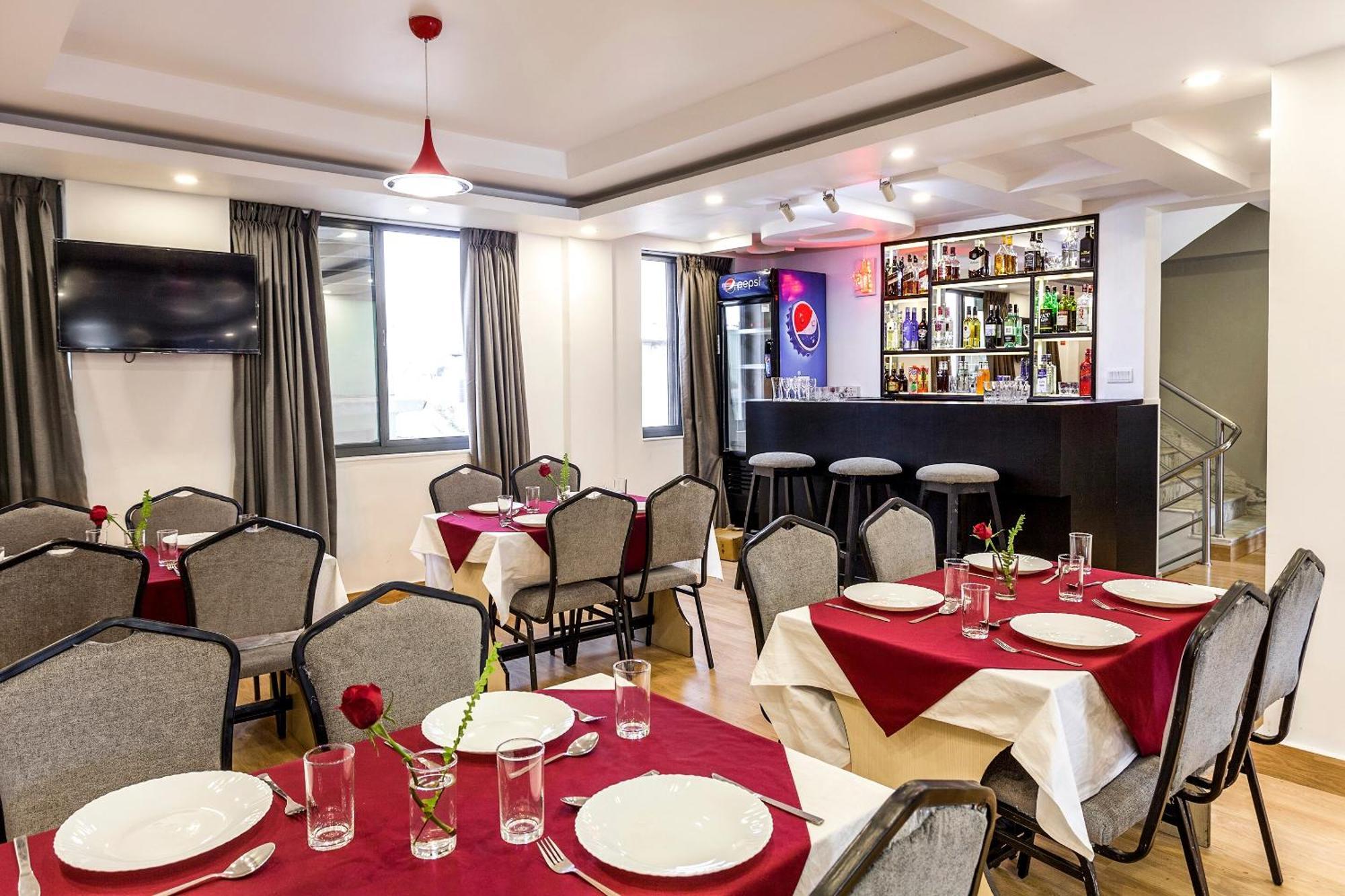 Oyo 123 Hotel Prince Plaza カトマンズ エクステリア 写真